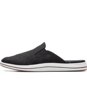 Clark’s Cloud steppers Embroidered loafers